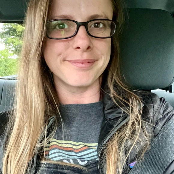 Meet your Posher, Laura - Picture 3 of 4